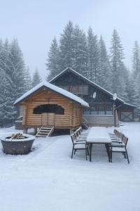 Το Cabana Laptici - statiunea Pestera-Padina, Bucegi τον χειμώνα