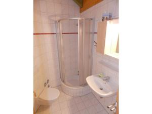 Ванная комната в in a prime location by the water in Plau am See