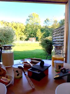 Φαγητό σε αυτό το διαμέρισμα ή κάπου εκεί κοντά