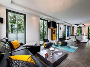 Фотография из галереи Penthouse 27 & SPA in Villa Mathilde в городе Бинц