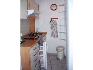 Кухня или мини-кухня в in a prime location by the water in Plau am See
 +13 фотографий