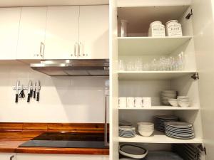 Kuchyň nebo kuchyňský kout v ubytování Private quad guest room 5 with free parking + 35 fotografií