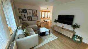 Μια τηλεόραση ή/και κέντρο ψυχαγωγίας στο Alpine Oasis