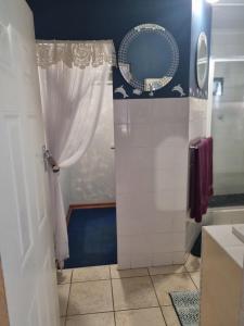 Ένα μπάνιο στο Tweni Strandloper Cottage +25 φωτογραφίες