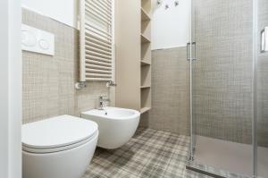 Phòng tắm tại Hostdomus - Helsinki Suite