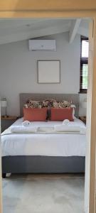 Ένα ή περισσότερα κρεβάτια σε δωμάτιο στο San Lameer Villa 2402 - 3 Bedroom Classic - 6 pax - San Lameer Rental Agency +17 φωτογραφίες