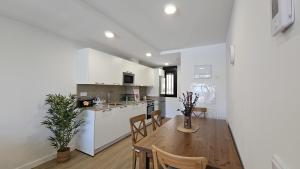 Kuchyň nebo kuchyňský kout v ubytování Apto Mar y Montaña Confort y playa a solo 200 m