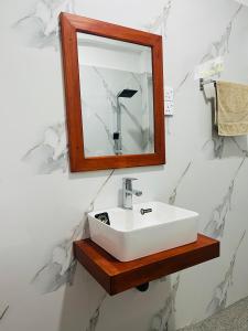 Ένα μπάνιο στο Nine Arch Wood Cabin