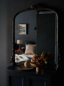 Кровать или кровати в номере Cambridge House Sleeps 18 Central Windermere