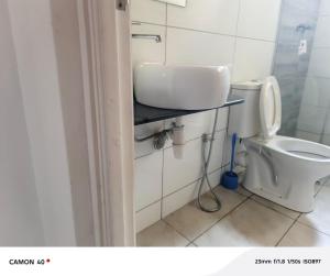 Et badeværelse på Modern luxurious 2 bedroom apartment,Mombasa Nyali + 2 billeder