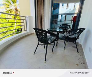 En balkon eller terrasse på Modern luxurious 2 bedroom apartment,Mombasa Nyali