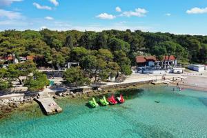 Φυσικό τοπίο κοντά σε αυτό το κάμπινγκ