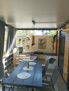 Χώρος καθιστικού στο mobil home Stella