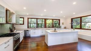 Køkken eller tekøkken på Poolside At Wagstaffe