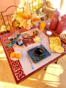 Mâncare la sau în apropiere de acest riad