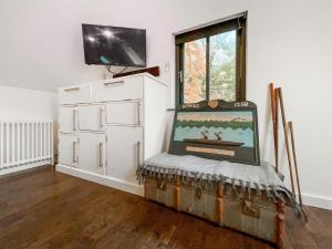 Μια τηλεόραση ή/και κέντρο ψυχαγωγίας στο The Lodge