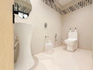 Ένα μπάνιο στο Hotel Nova Wave