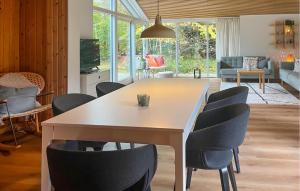 Гостиная зона в 3 Bedroom Gorgeous Home