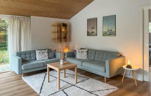 Гостиная зона в 3 Bedroom Gorgeous Home