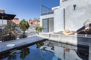 Bazén v ubytování Douiria13 nebo v jeho okolí