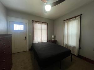 Afbeelding uit fotogalerij van S and K Properties in Moline