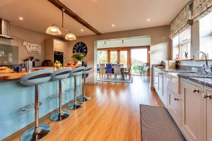 O bucătărie sau chicinetă la Finest Retreats - The Coach House at Tybroughton