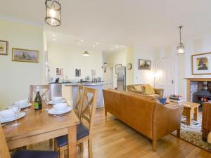 Kuchyň nebo kuchyňský kout v ubytování The Old Signal House