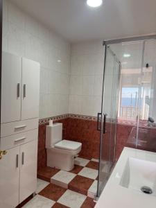 Et badeværelse på Chalet cerca de Baiona con vistas al mar