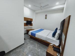 Φωτογραφία από το άλμπουμ του Hotel Madhur, Ahmedabad στο Αχμενταμπάντ +21 φωτογραφίες