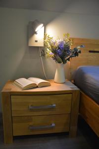 Ένα ή περισσότερα κρεβάτια σε δωμάτιο στο Lena +17 φωτογραφίες