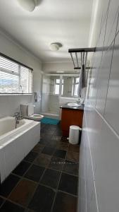 Koupelna v ubytování Dune Lodge