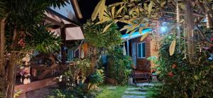 Κήπος έξω από το Labelle House