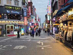 Gæster der bor på Gray House, Seongsu