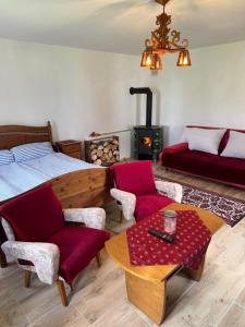 Ένα ή περισσότερα κρεβάτια σε δωμάτιο στο Chalupa Františkov