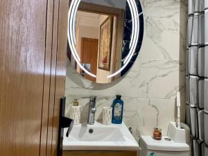 Ένα μπάνιο στο Appartement près du stade, Idéal pour les fans de football 10 min