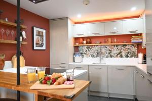 Η κουζίνα ή μικρή κουζίνα στο Gorgeous apartment in the heart of Sandwich