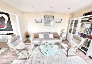 Χώρος καθιστικού στο Serenity - Sea view - 2 bedrooms, 3 beds to 7 people