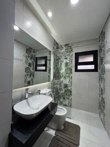 Phòng tắm tại LACASA Kiyovu - Serviced Apartments +21 ảnh