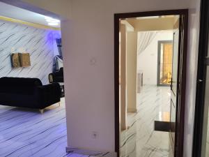 Φωτογραφία από το άλμπουμ του Résidence marie σε Ouayembame +33 φωτογραφίες