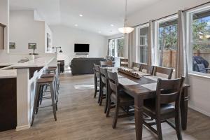 Et tv og/eller underholdning på Four Seasons Retreat