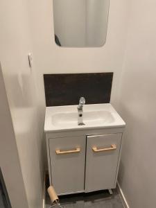 Galería fotográfica de Moderne et Comfortable Studio Proche RER en Corbeil-Essonnes