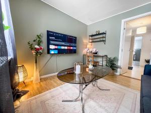 Μια τηλεόραση ή/και κέντρο ψυχαγωγίας στο The Doctor's Apartment