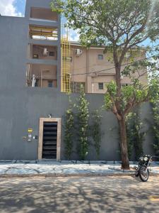 Το κτήριο όπου στεγάζεται  το διαμέρισμα