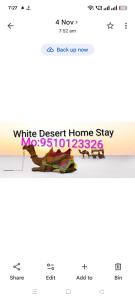 Una captura de pantalla de un sitio web de alojamiento familiar en White Desert. en White Desert Home Stay, en Dhordo