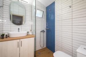 Ένα μπάνιο στο Destinys Village II +3 φωτογραφίες