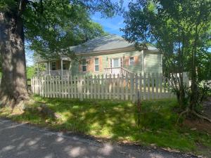 Το κτήριο όπου στεγάζεται  το δωμάτιο σε οικογενειακή κατοικία