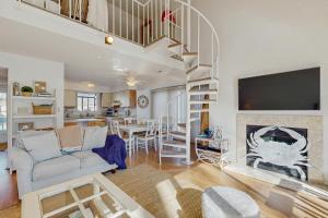 TV a/nebo společenská místnost v ubytování Sea Colony --- 9701 Evergreen Way