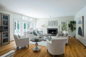 Posezení v ubytování Tideview Estate