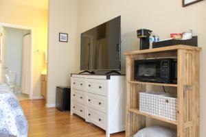 Μια τηλεόραση ή/και κέντρο ψυχαγωγίας στο Royal Suite