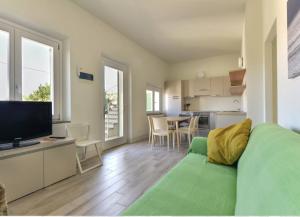 Køkken eller tekøkken på Trilocale Giglio - vista sul mare e sui tramonti